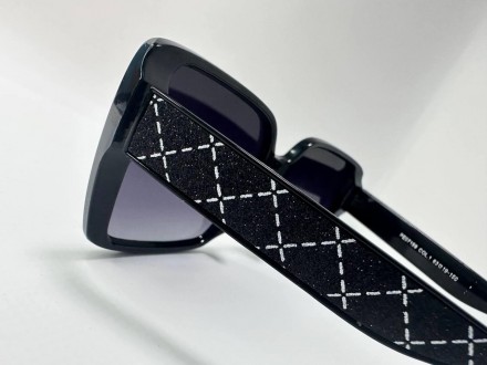 Солнцезащитные женские классические квадратные очки с поляризационными линзами
з. . фото 5