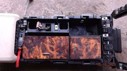 Бардачок Блок управління склопідйомників Jaguar XF
Відправка по передоплаті
Вж. . фото 4