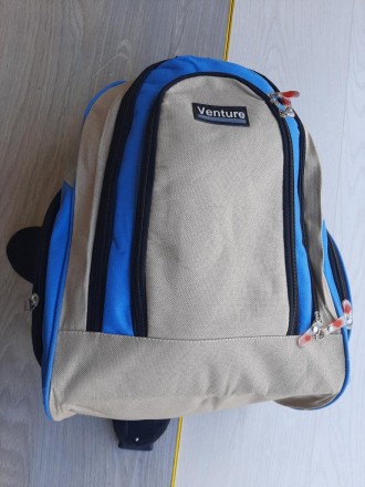 Городской рюкзак на одно плечо (серо-голубой)

Размер 39 Х 35 Х 13 см. . фото 2