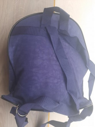 Детский небольшой рюкзачек (фиолетовый)

Практичный, плотная ткань
Размер 31 . . фото 3