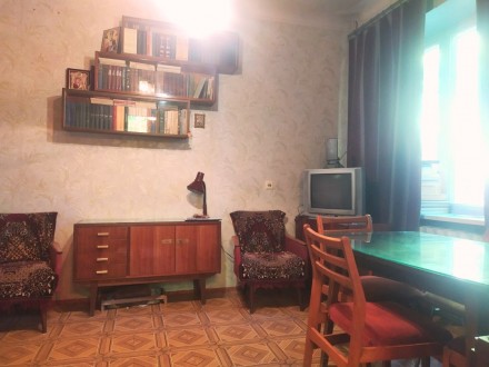 Продаж двокімнатної квартири в цегляному будинку, на перехресті Титова та проспе. Титова. фото 3