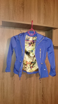 Куртка  - ветровка с капюшоном Bellissima для девочки. Цвет синий. Размер на эти. . фото 4