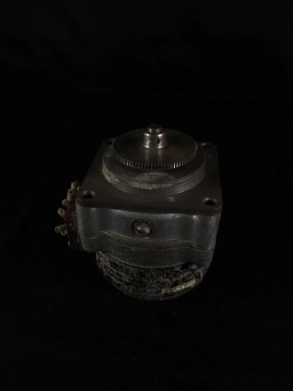 Реверсивный двигатель РД-09 4,4об/мин
Редукция:1/268
Электродвигатель РД-09 асин. . фото 3