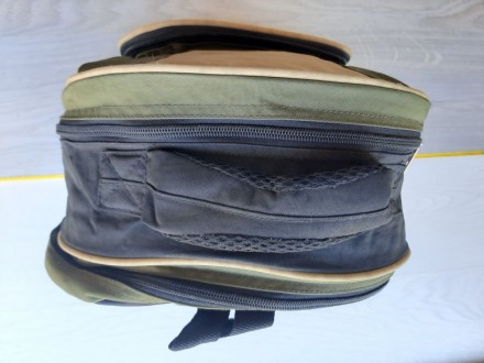 Прочный подростковый рюкзак (зеленый)

Плотная, практичная ткань
Плотная спин. . фото 4