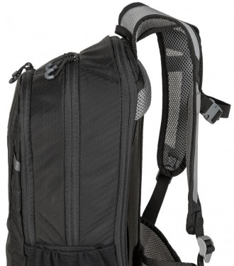 Спортивный рюкзак с увеличением объема, дождевиком и сеткой для шлема Crivit 14+. . фото 4