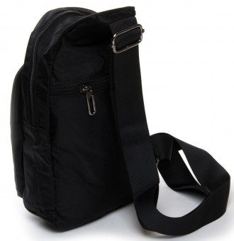 Мужская сумка-слинг Lanpad черный 8351 black
Мужская сумка носится через плечо, . . фото 4
