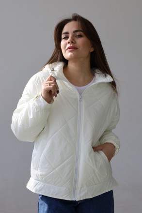 Стильная куртка бежевого цвета на молнии . Модель представлена свободного силуэт. . фото 5