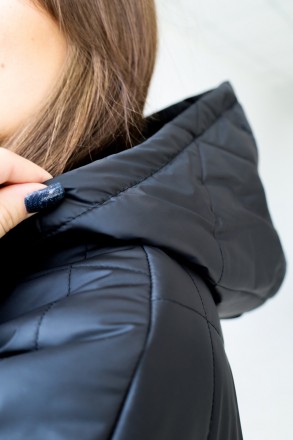 Стильная куртка бежевого цвета на молнии . Модель представлена свободного силуэт. . фото 2