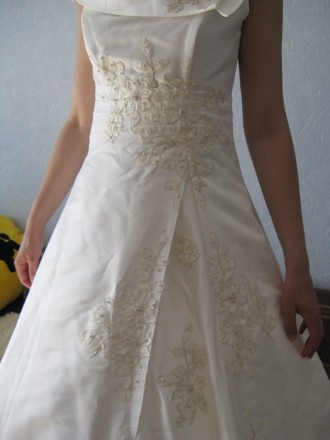 Продам весільну сукню Колір - айворі, ніжна та гарна класична весільна сукня. Сп. . фото 3