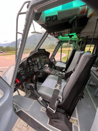 Багатофункціональний гелікоптер Agusta AB412 з нальотом 6600 годин.
Надійна та . . фото 6