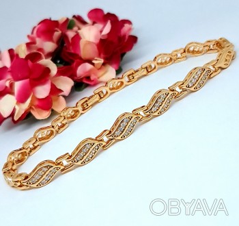Модный женский браслет из медицинского золота с цирконами. Изделие выполнено из . . фото 1