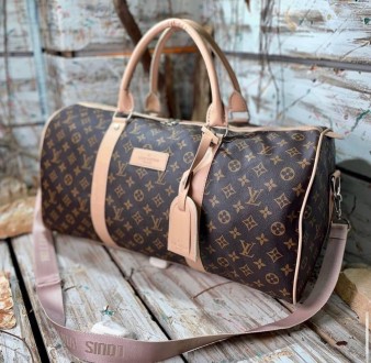 LOUIS VUITTON. Київ. фото 1 LOUIS VUITTON. Київ. фото 1