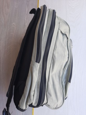 Прочный подростковый рюкзак (серый)

Плотная, практичная ткань
Плотная спинка. . фото 5