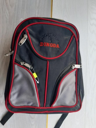 Крепкий подростковый рюкзак (черный)

Практичный, очень крепкая ткань
Размер . . фото 2