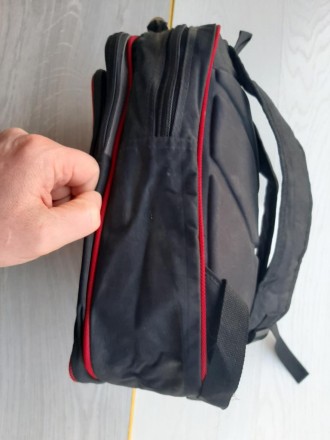 Крепкий подростковый рюкзак (черный)

Практичный, очень крепкая ткань
Размер . . фото 6