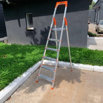 Стремянки, лестницы используются для выполнения работ на высоте, в ремонтах, убо. . фото 6