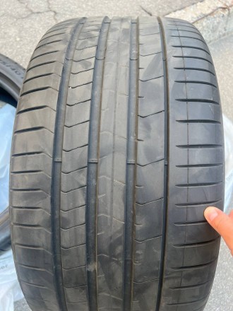 В наявності шина ,дві зад і одна перед (ліва)
Продам оригінальну гуму pirelli
. . фото 2