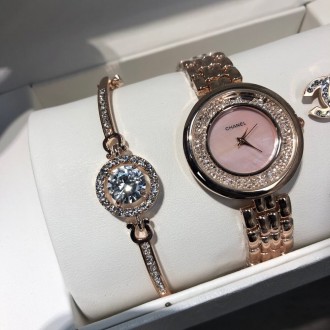 
 
 Женский подарочный набор: наручные часы, браслет, серьги пусеты. 
Материал: . . фото 7