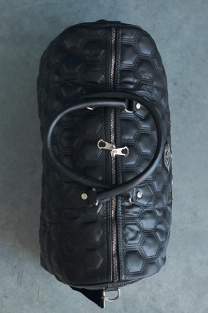 
- Класична дорожня сумка- Лаконічний дизайн- Матеріал: шкірозамінник високої як. . фото 6