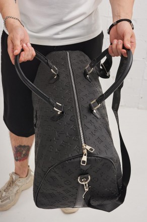 
- Класична дорожня сумка- Лаконічний дизайн- Матеріал: шкірозамінник високої як. . фото 4
