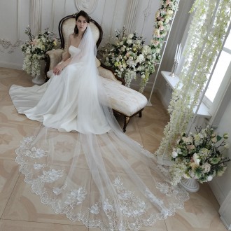 Эмиратская дизайнерская свадебная фата с вышивкой внизу.
 
Фата пошита из мягкой. . фото 6
