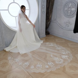 Эмиратская дизайнерская свадебная фата с вышивкой внизу.
 
Фата пошита из мягкой. . фото 3