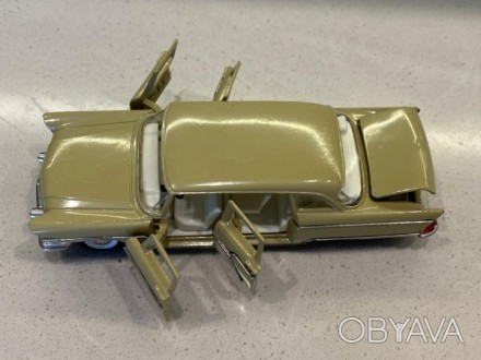 Модель автомобиля Чайка ГАЗ 13 СССР 1:43 бежевая