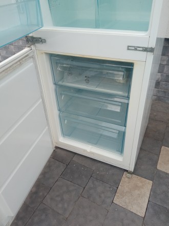 Холодильник Електролюкс привезений з Німеччини
Висота см 176
Двокамерний
Гарн. . фото 5