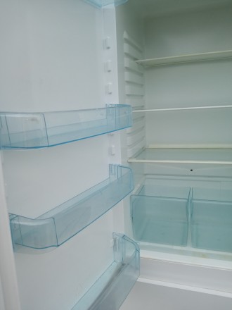 Холодильник Електролюкс привезений з Німеччини
Висота см 176
Двокамерний
Гарн. . фото 4