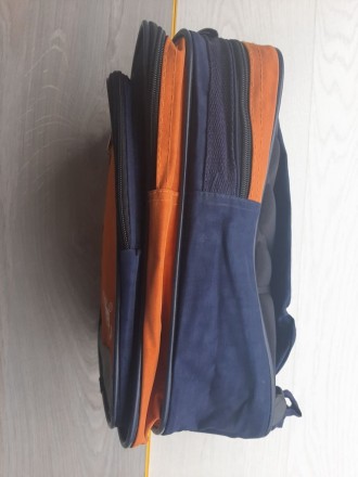 Крепкий детский рюкзак (оранжевый)

Практичный, очень крепкая ткань
Размер 31. . фото 3