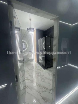 Центр Продажу Нерухомості продає 4 кімнатну квартиру 137 м2 з дизайнерським ремо. . фото 4