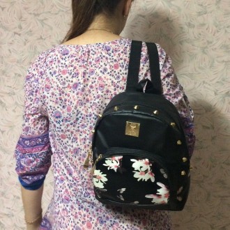 Женский мини рюкзак с цветами черный
 Характеристики:
	
	Материал: Качественная . . фото 5