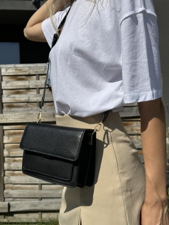 
ВИДЕООБЗОР
Женская классическая сумочка на три отделения
Сумочка женская хороше. . фото 3