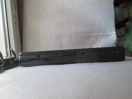 Ноутбук Compaq Armada E500. США - 2000 рік. 14 дюйм. Р ІІІ - 700 МГц

Ноутбук . . фото 5