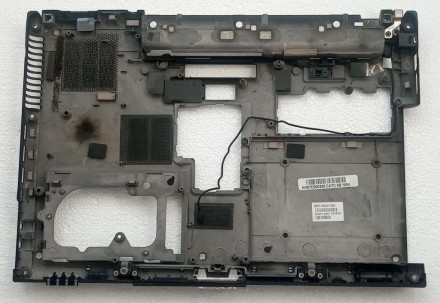 Нижня частина корпуса (поддон) з ноутбука HP EliteBook 8440P AМ07D000200 594021-. . фото 3