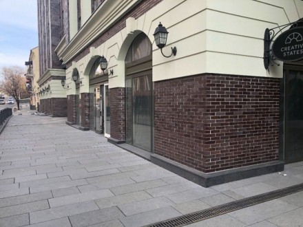Аренда фасадного торгового помещения 434 кв.м. в бизнес центре Кудашевский по ад. . фото 4