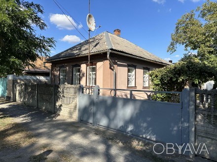 Продам житловий будинок район