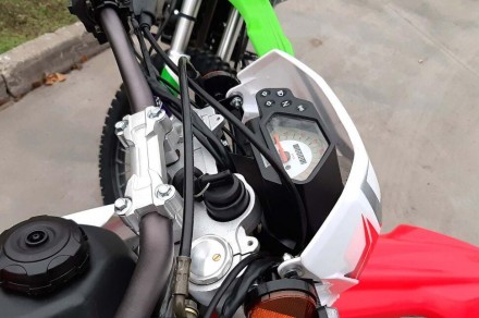 
Мотоцикл CRDX 200 (MOTARD) заказан торговой маркой «SKYBIKE» (СКАЙБАЙК) у китай. . фото 11
