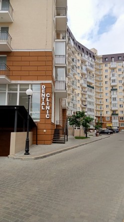 Новый сданный дом, состояние от строителей,квартира двухсторонняя, есть балкон, . Киевский. фото 2