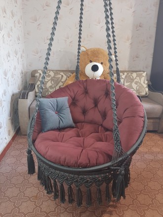 Шикарное, подвесное кресло-гамак, сплетенное  в технике макраме, с красивыми баб. . фото 2