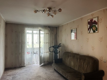 Продам 3-кімнатну квартиру з великою площею в цегляному будинку. Ювилейный. фото 5 Продам 3-кімнатну квартиру у м.Рівне
гарне планування, просторі кімнати
цеглян. Ювилейный. фото 5