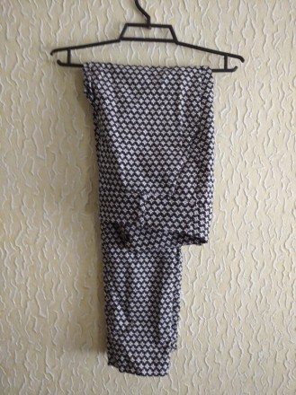 Женские плотные штаны,брюки, Ann Taylor Loft, Индонезия .
Цвет - черно-белый.
. . фото 2