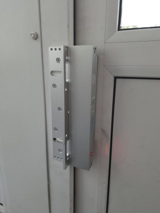  Установка магнитного замка необходима в случае блокировки входных дверей, калит. . фото 9