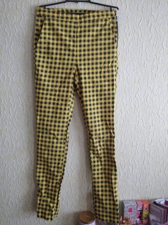 Стрейчевые штаны в клетку, р. С, Zara, Испания.
ПОТ 34 см.
Высота посадки пере. . фото 2