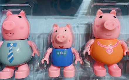 Ігровий набір "Свинка Пеппа", фігурки 4 шт, машина, корзина з продуктами, з аксе. . фото 5