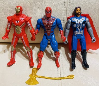 Набор героев "Супергерои", фигурка 16 см, светится, на батарейках, подвижные дет. . фото 3