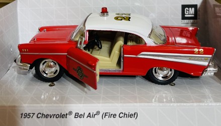 Машина металлическая Chevrolet Bel Air, инерционная, открываются двери, в коробк. . фото 5