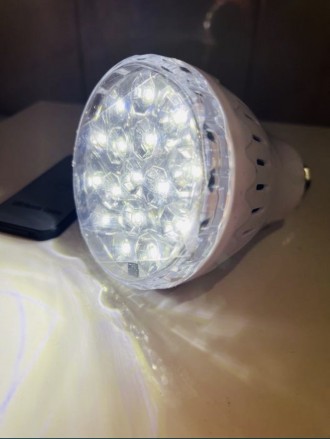 
Светодиодная лампа имеет встроенный аккумулятор, емкости которого достаточно, ч. . фото 2