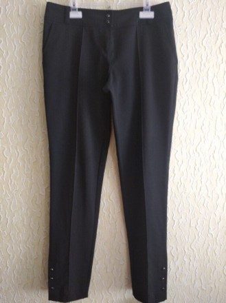 Женские черные классические штаны брюки, р.36.
ПОТ 37 см.
Высота посадки перед. . фото 2