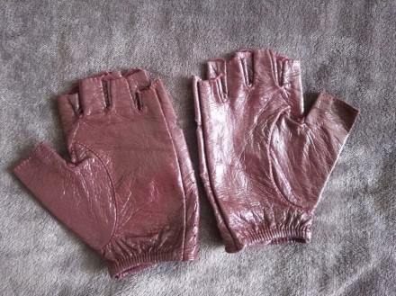 Детские кожаные тонкие перчатки для спорта, танцев .
Цвет - марсала.
Подходят . . фото 3